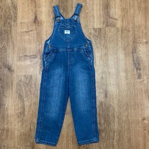 4T denim heart overalls never worn. Cute ruffle details on the front pockets.